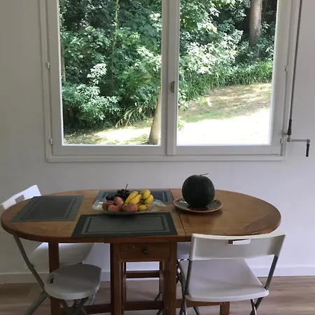 Entre Foret Et Au Calme * トルヴィル＝シュル＝メール