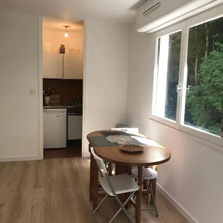 Entre Foret Et Au Calme تروفيي سور مير